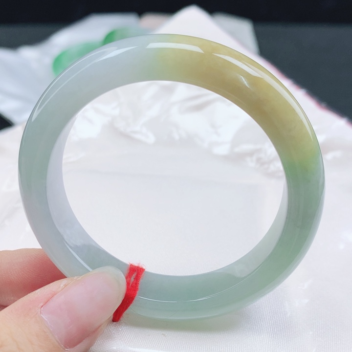 翡翠未镶嵌手镯缅甸50.8飘黄翡正圈