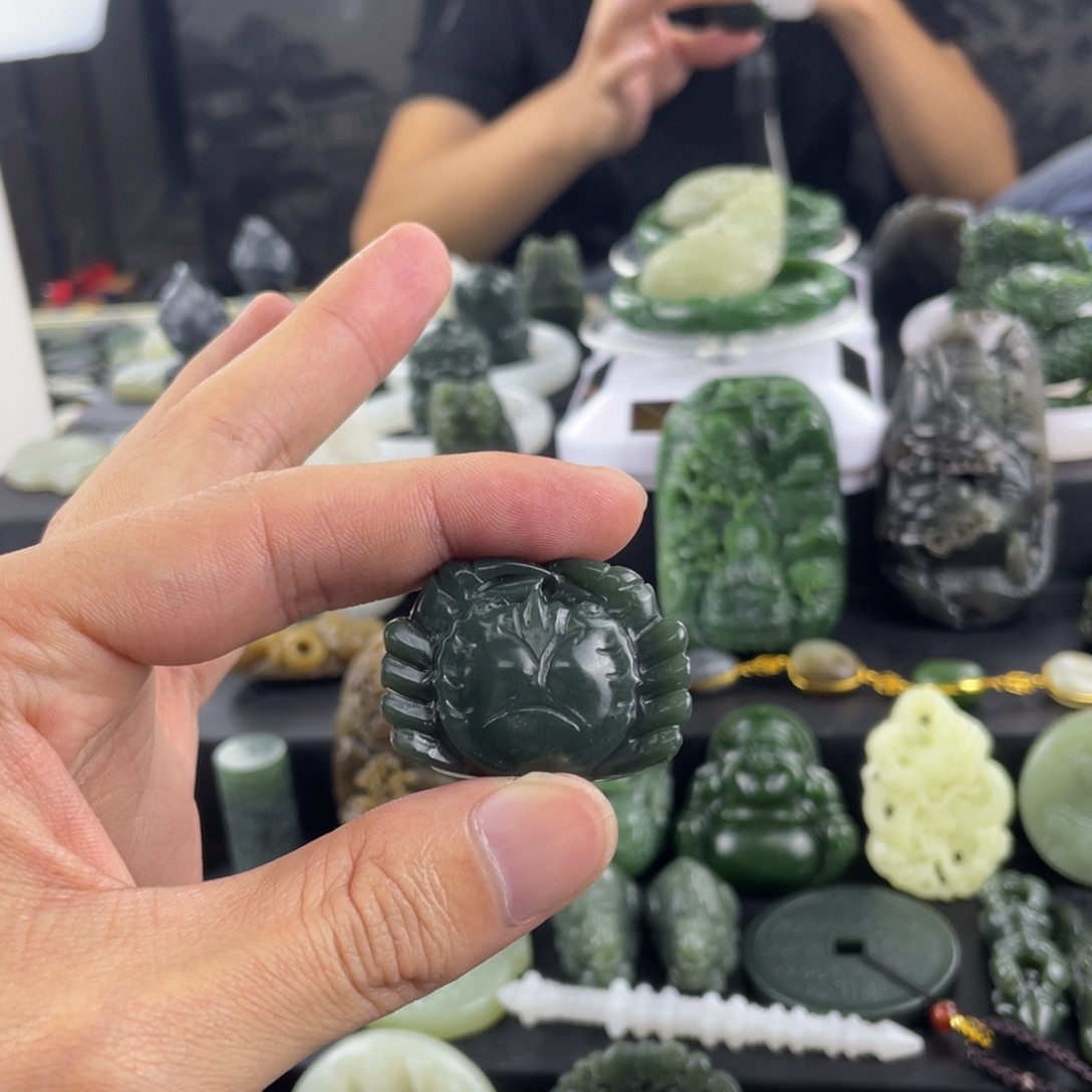颈饰未镶嵌和田玉