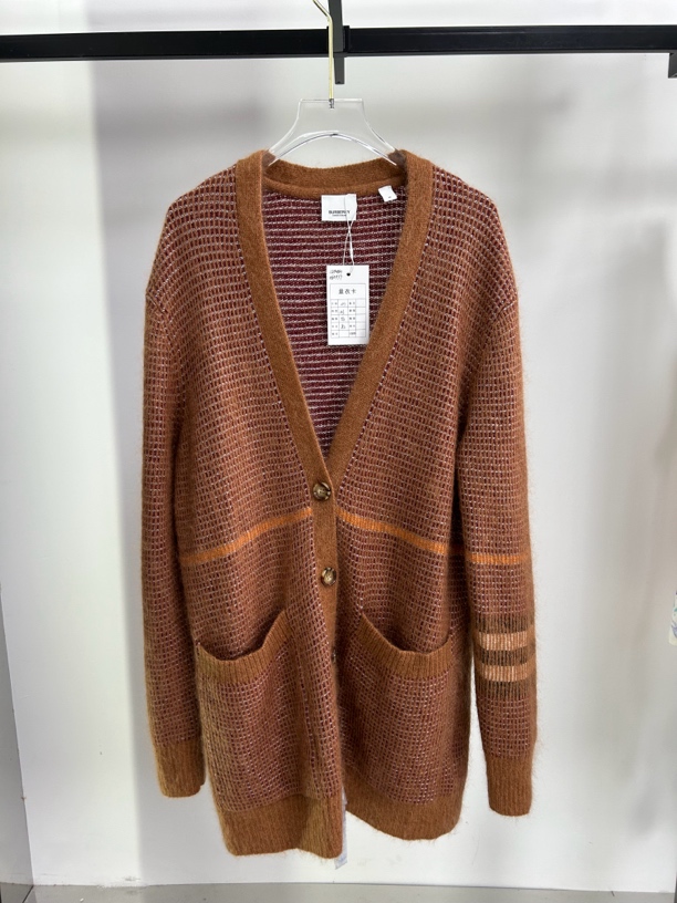 95新 BURBERRY/博柏利 棕色暗纹V领开衫【专属】