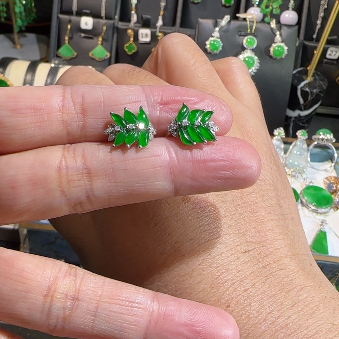 翡翠18K金镶嵌颈饰耳包