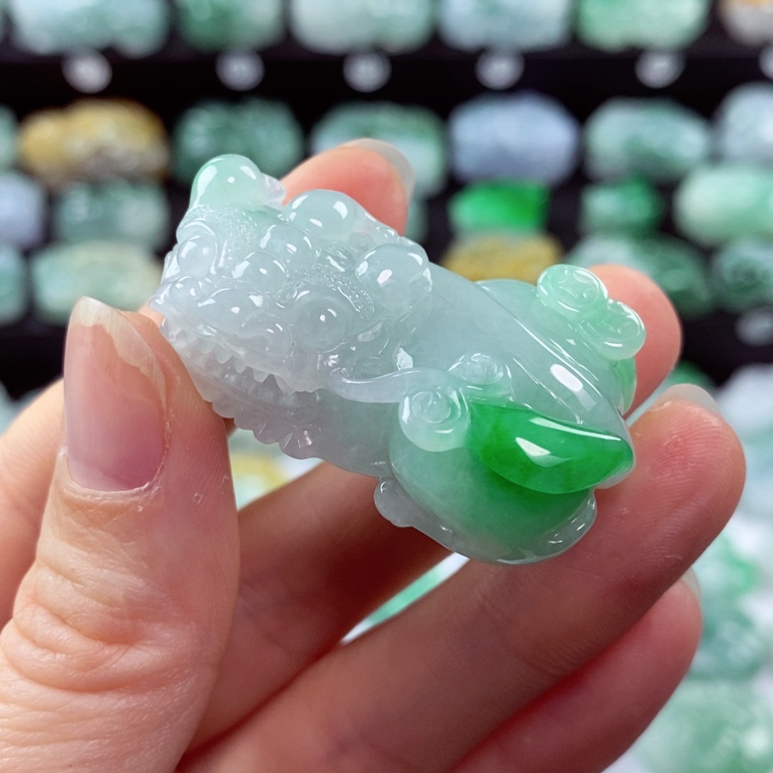 翡翠颈饰未镶嵌天然