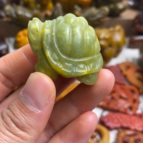 未镶嵌蛇纹石玉颈饰