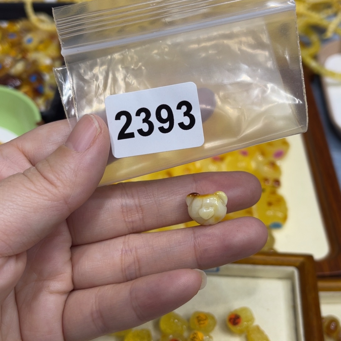 琥珀珠宝奇石未镶嵌