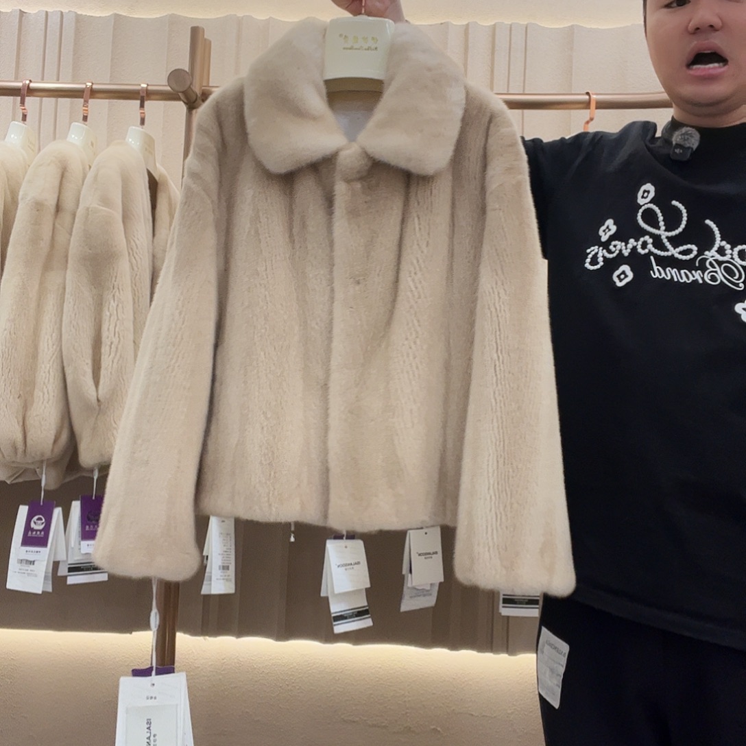 ****Y24053分刀工艺米黄原色水貂外套