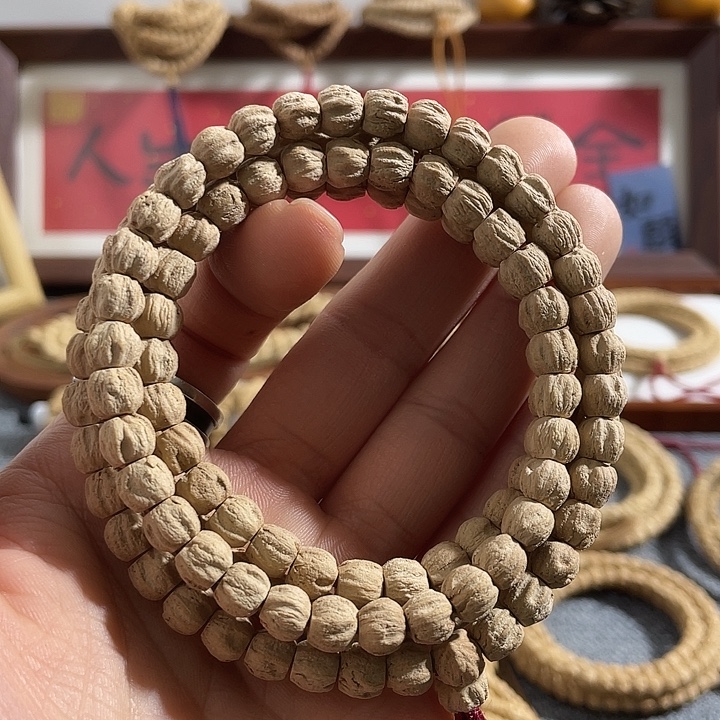 吊坠柏香籽/百香籽粉麻皮方块顺7+