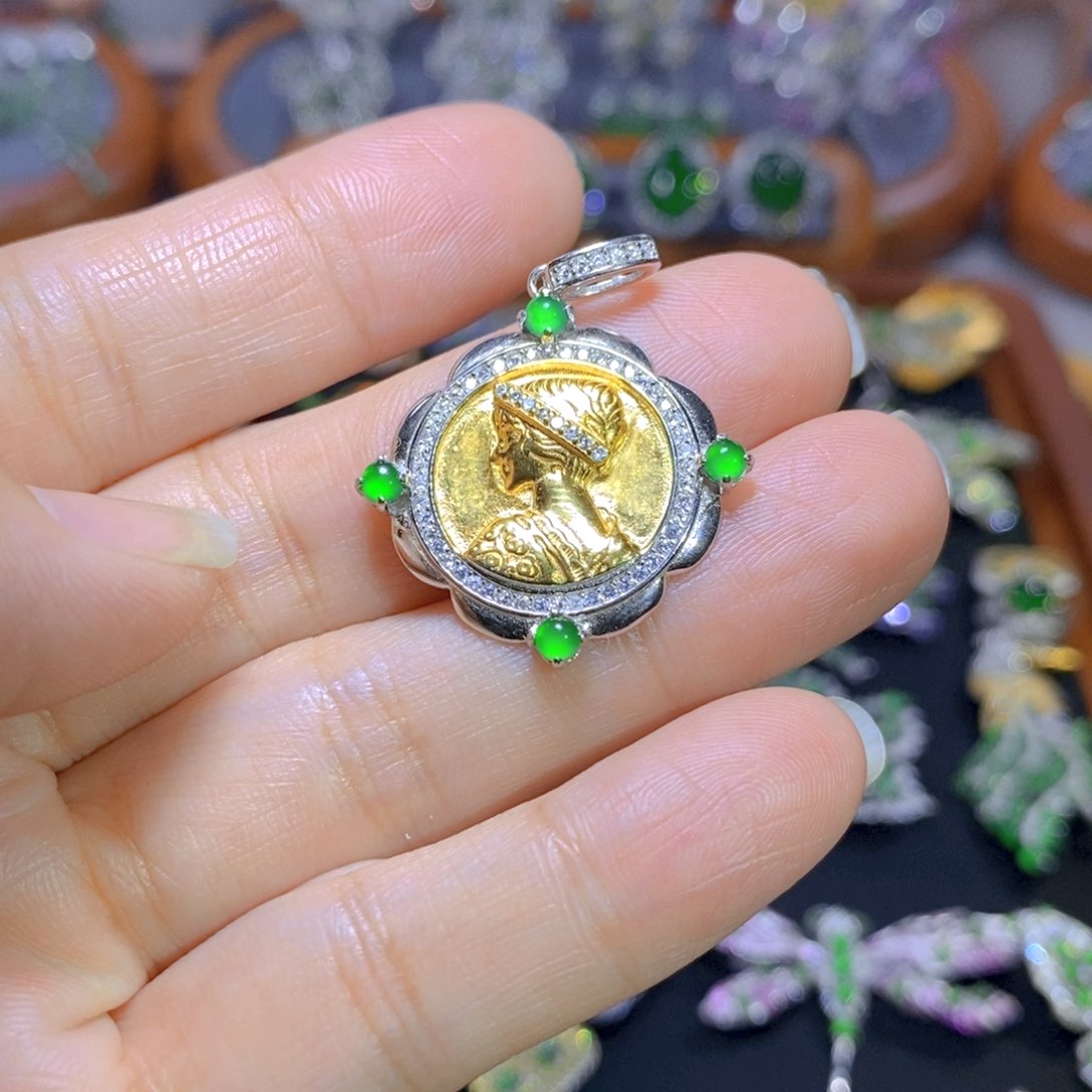 翡翠颈饰银S925镶嵌天然翡翠