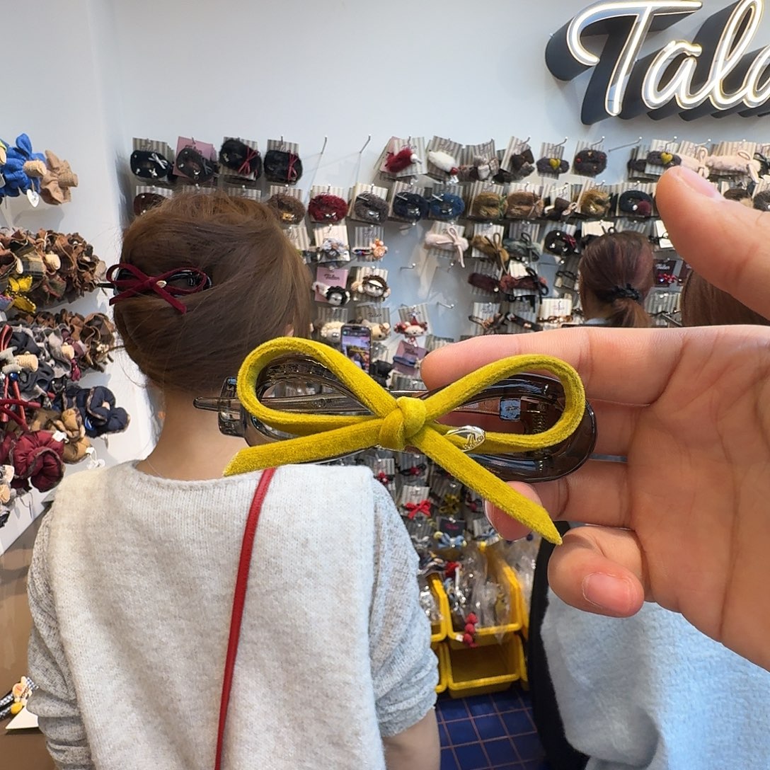 布艺铁合金黄色蝴蝶结扭扭夹