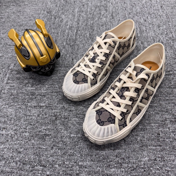 未使用 GUCCI/古驰 /40码/蓝色老花满印板鞋/公价7500/GM000316