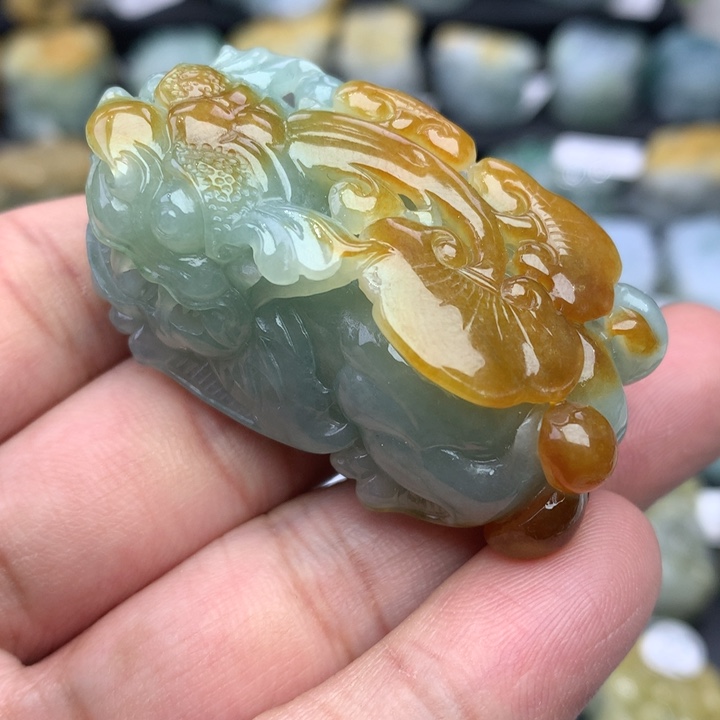 翡翠颈饰未镶嵌天然缅甸A货翡翠貔貅吊坠