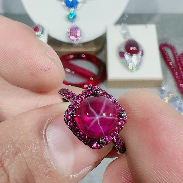 红宝石颈饰未镶嵌