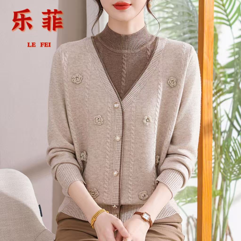 2025妈新款中老年女装宽松长袖时尚减龄毛衣衫针织衫短款打底上衣