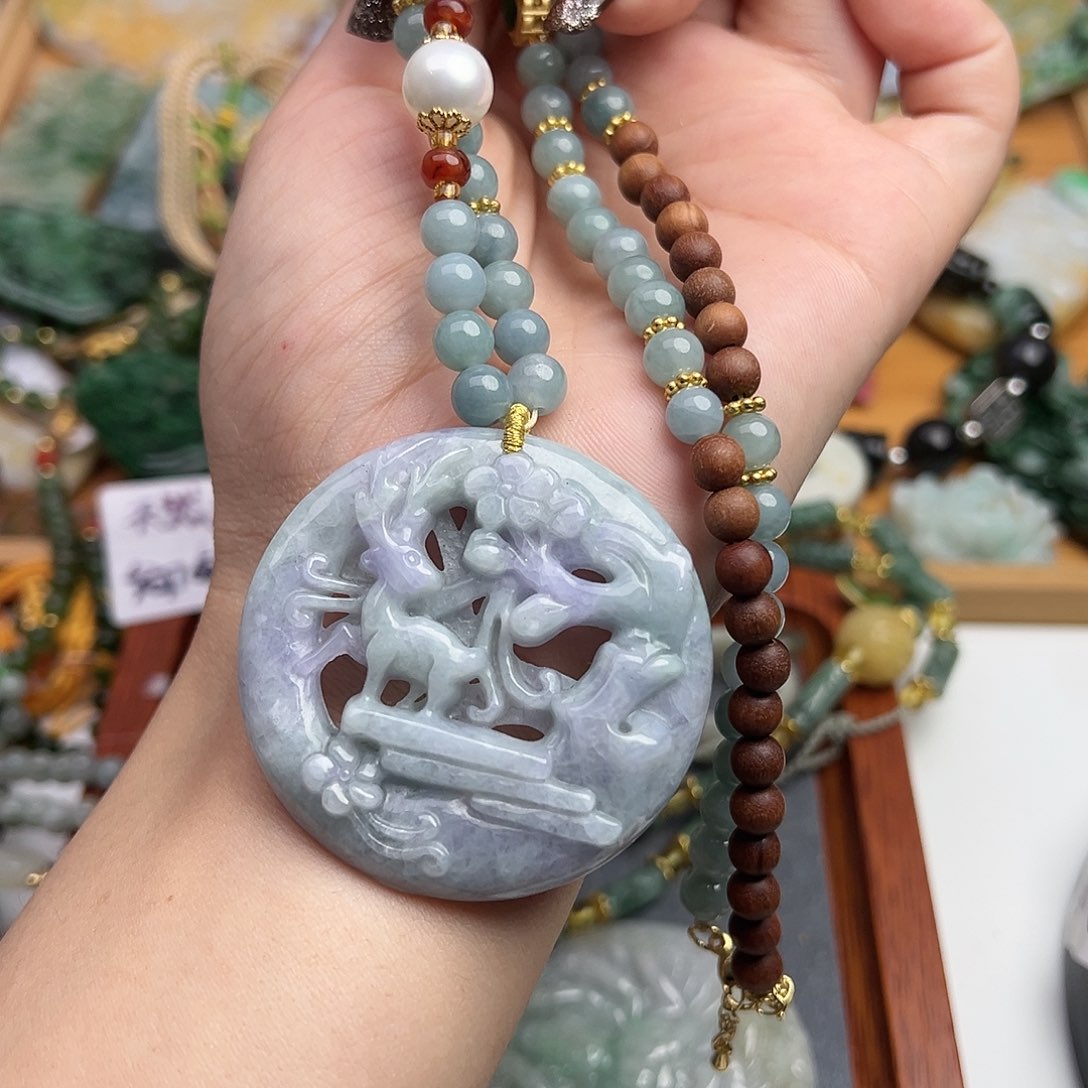 翡翠吊坠(赠链)未镶嵌吊坠