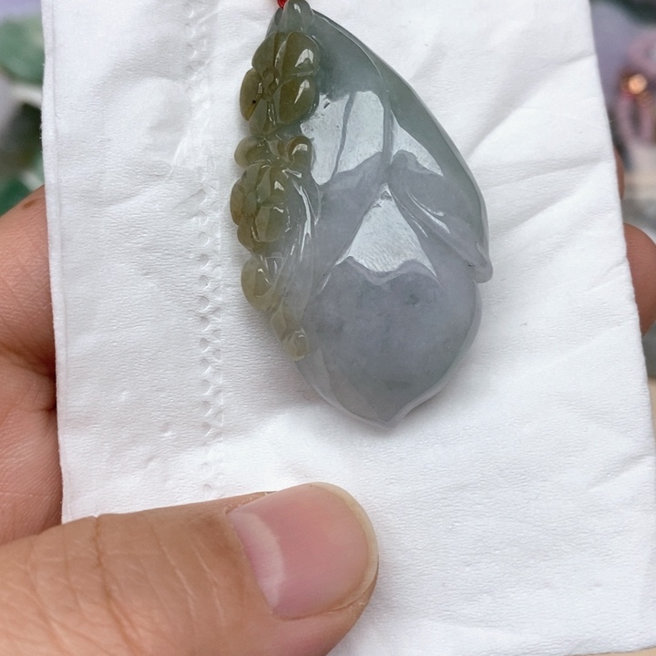 G***U翡翠未镶嵌颈饰翡翠