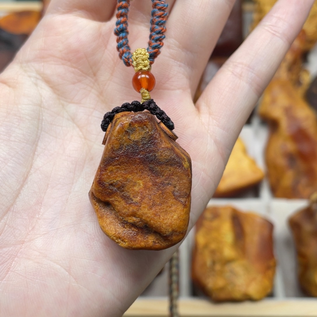 琥珀珠宝奇石未镶嵌