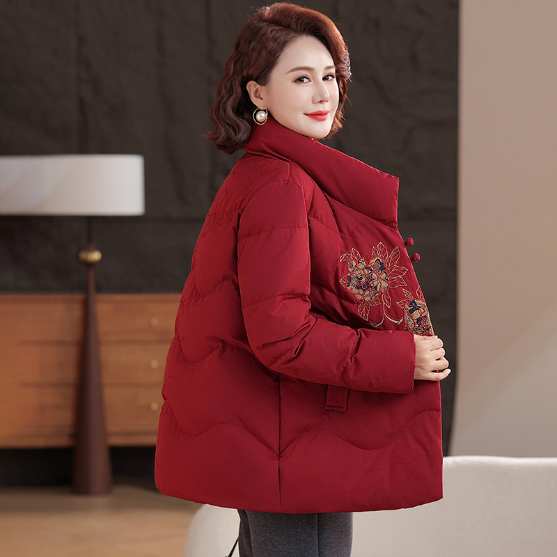 恒源祥集团彩羊羽绒服女冬短2025新款妈妈中式刺绣盘扣立领中老年