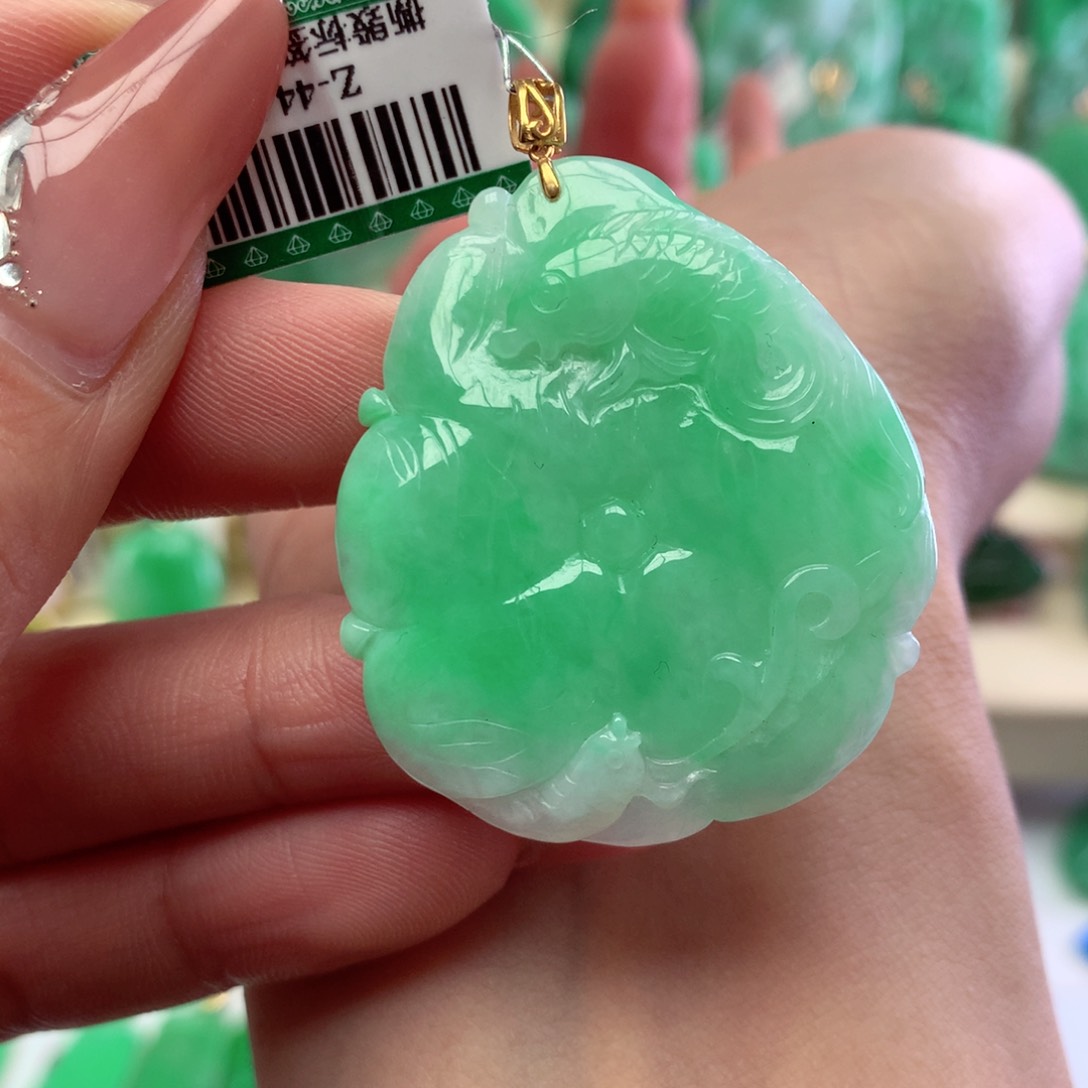 翡翠吊坠(不含链)18K金镶嵌挂件