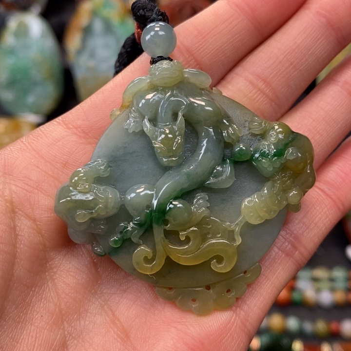 翡翠未镶嵌颈饰缅甸天然翡翠A货