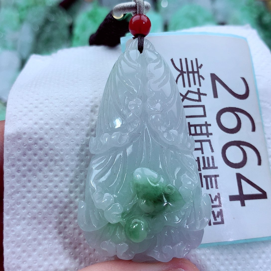 吊坠(不含链)未镶嵌翡翠