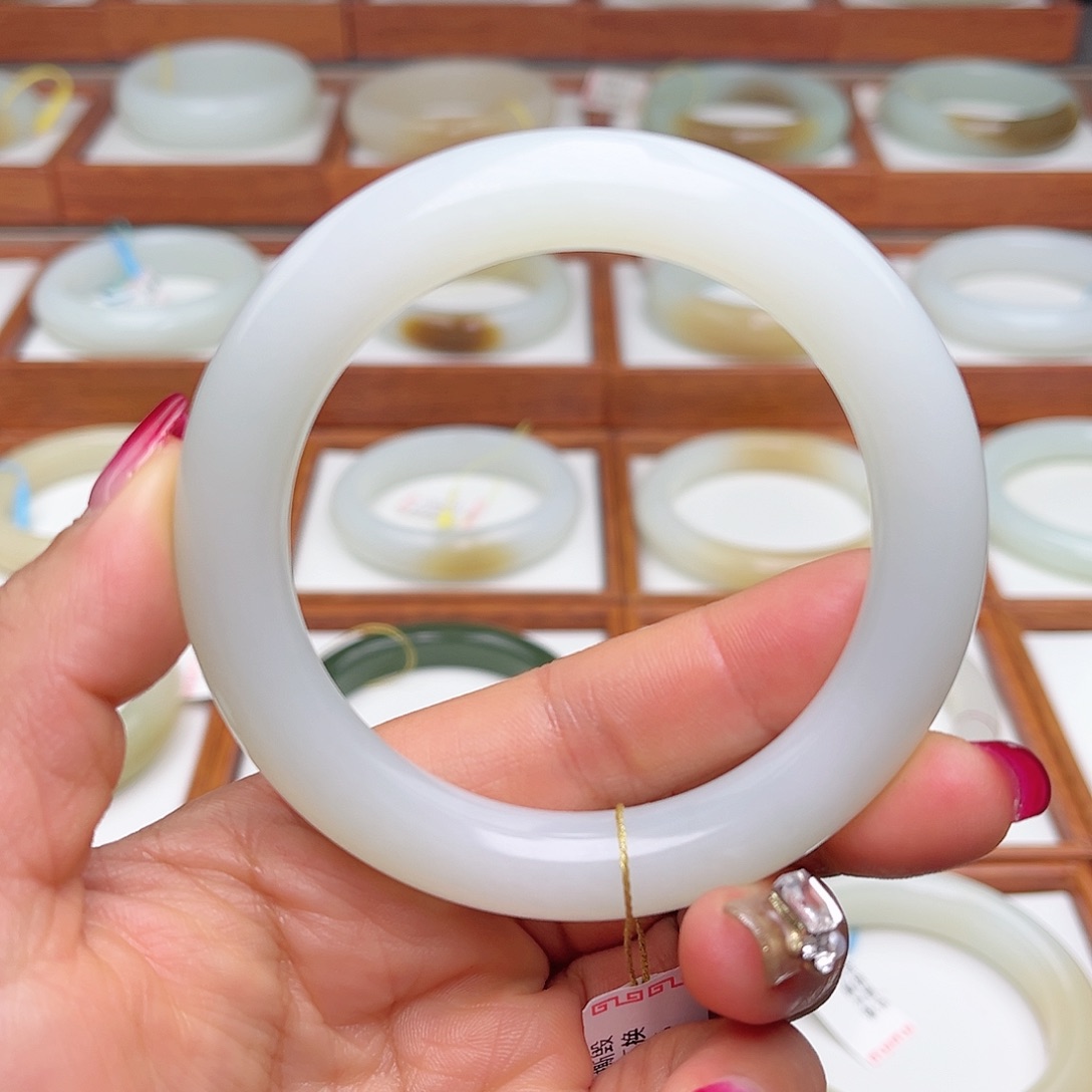 和田玉手镯未镶嵌58.6