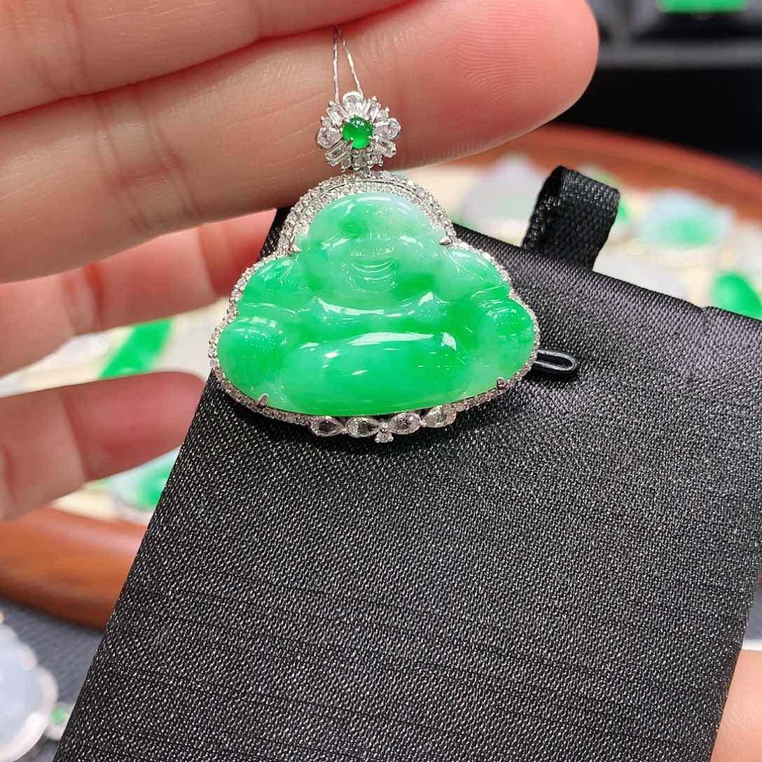 翡翠颈饰18K金镶嵌佛公