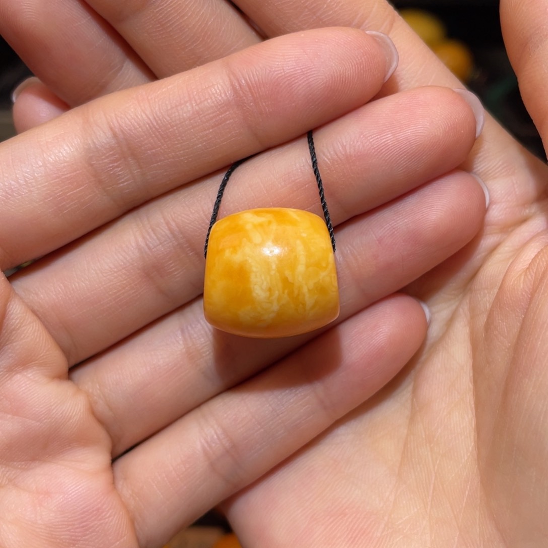 【闪购商品】琥珀裸石未镶嵌马蹄