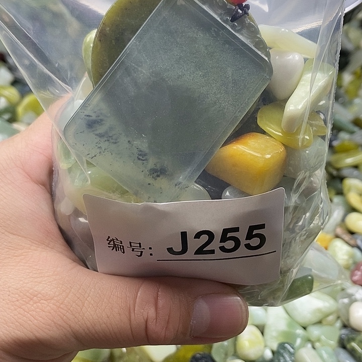 岫玉鱼缸石未镶嵌