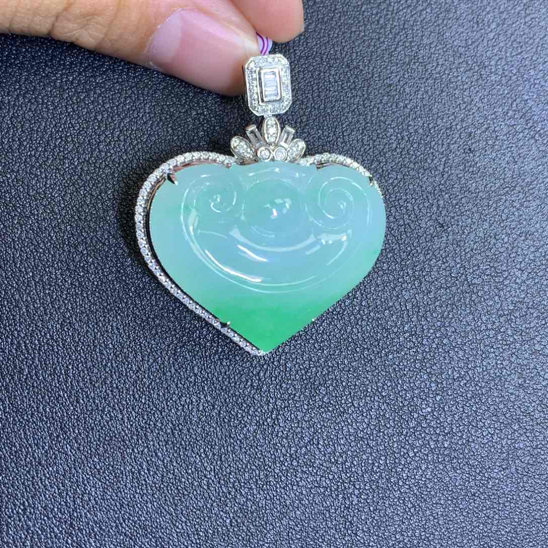 翡翠颈饰18K金镶嵌翡翠