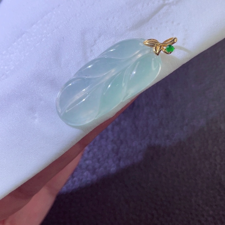 翡翠18K金镶嵌颈饰翡翠