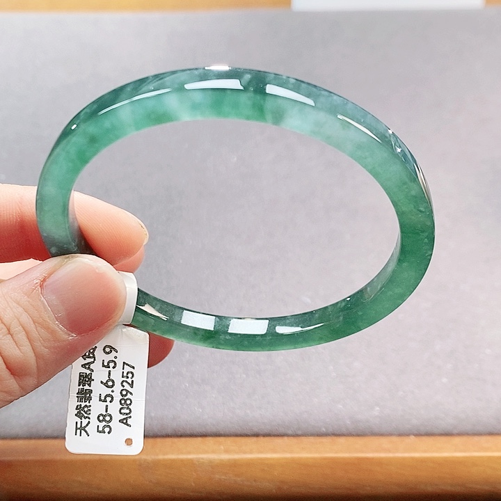 【闪购商品】翡翠手镯（圆镯）未镶嵌