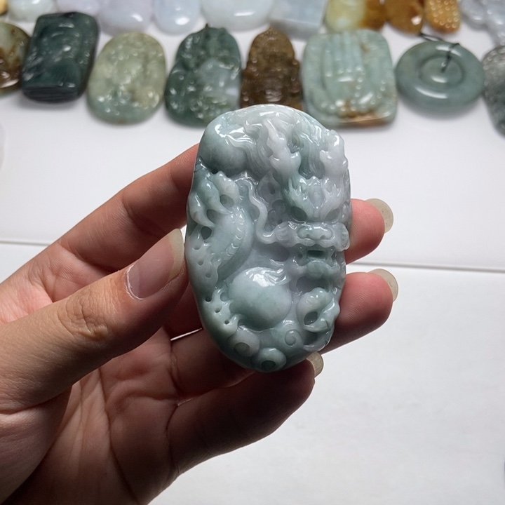 翡翠未镶嵌颈饰龙牌25