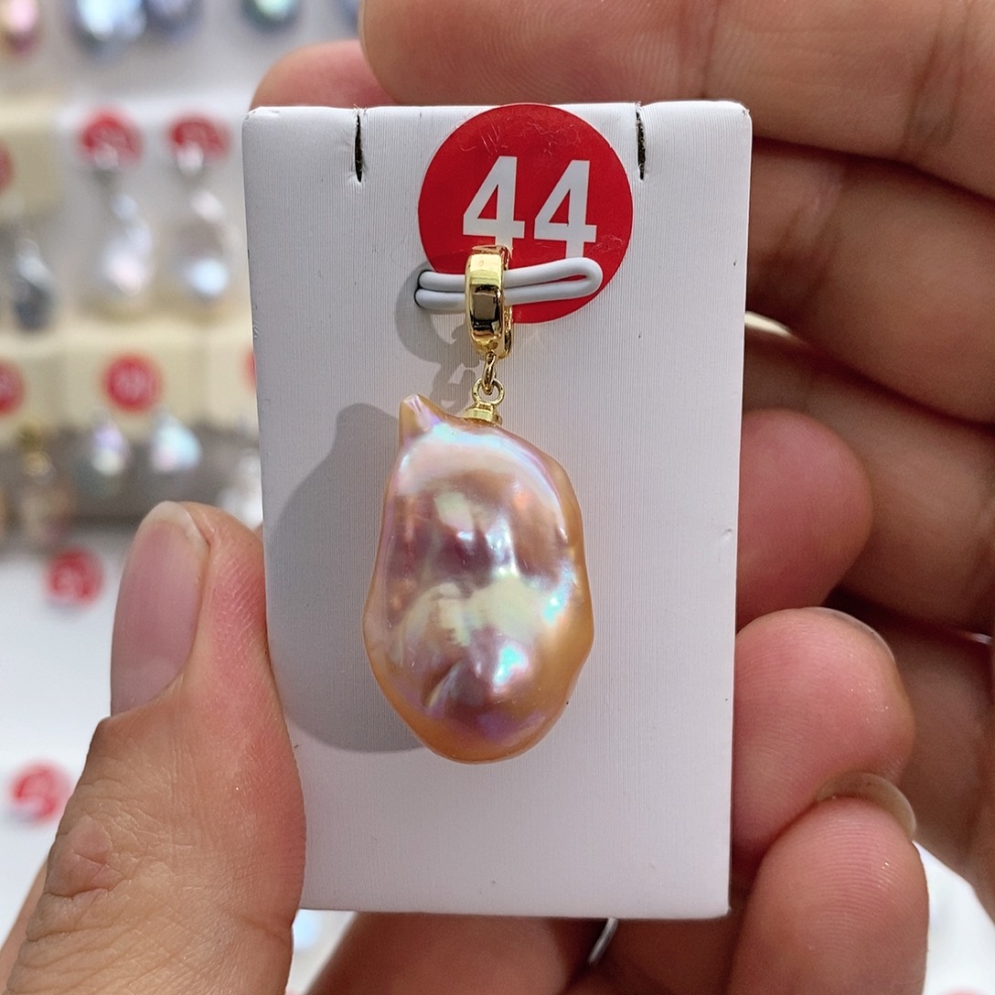 淡水珍珠颈饰合金