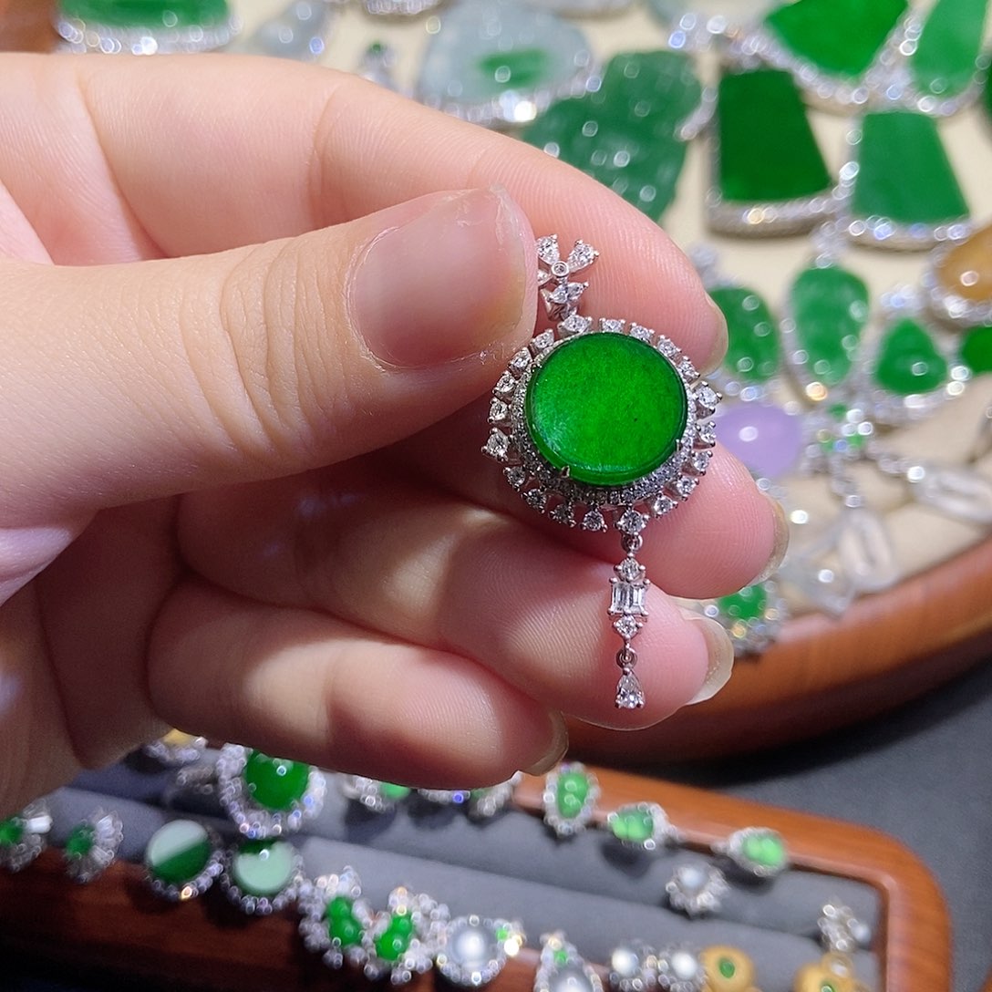 翡翠18K金镶嵌吊坠(不含链)吊坠