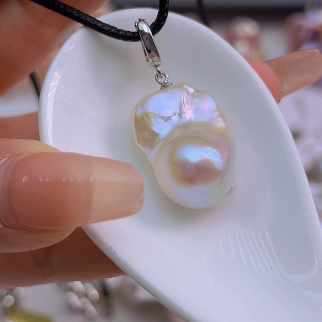 淡水珍珠吊坠(赠链)未镶嵌