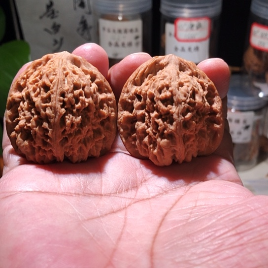 点***据吊坠文玩核桃南疆石手把件