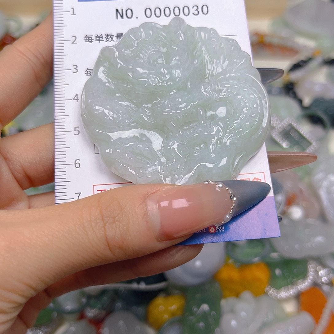 翡翠未镶嵌颈饰hhh