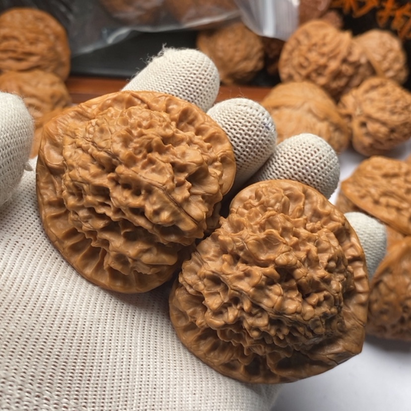 【闪购商品】文玩核桃把件脂****名30官帽