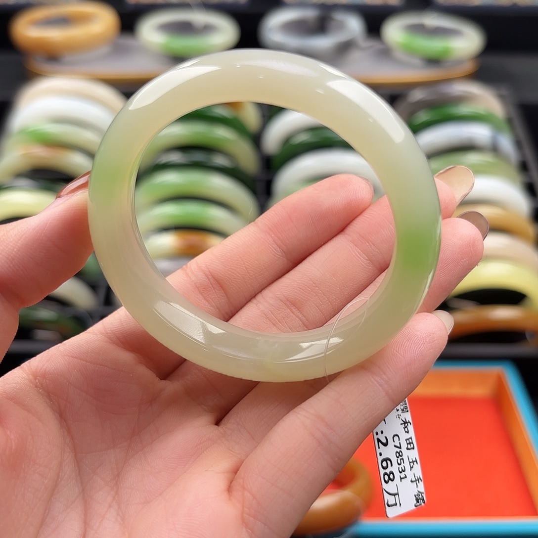 和田玉未镶嵌手镯52.8