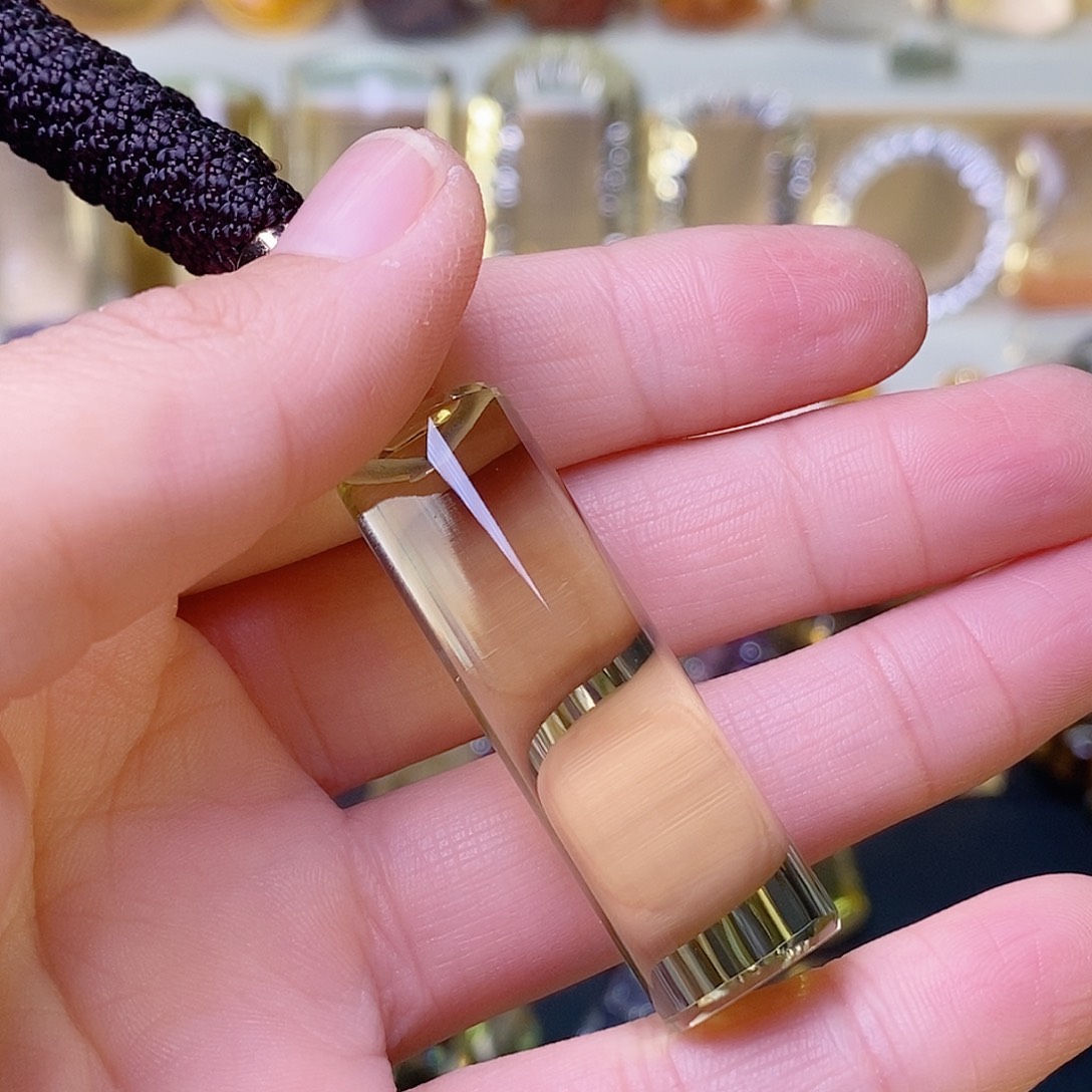 用***6水晶吊坠(赠链)未镶嵌