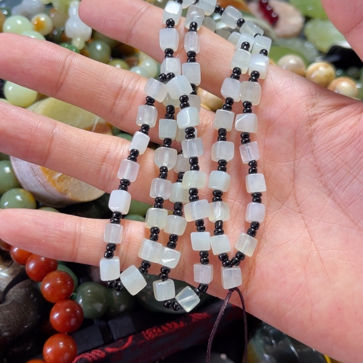 未镶嵌蛇纹石玉手链