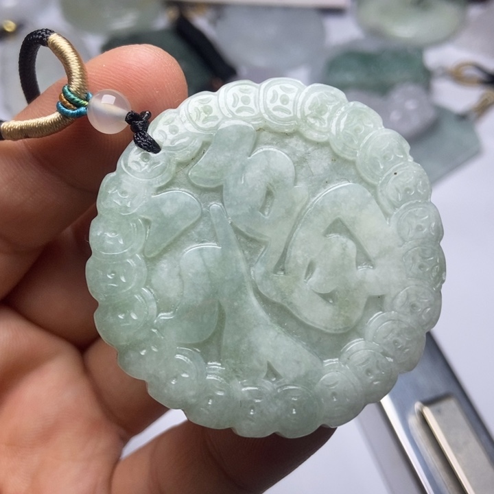 翡翠未镶嵌颈饰翡翠