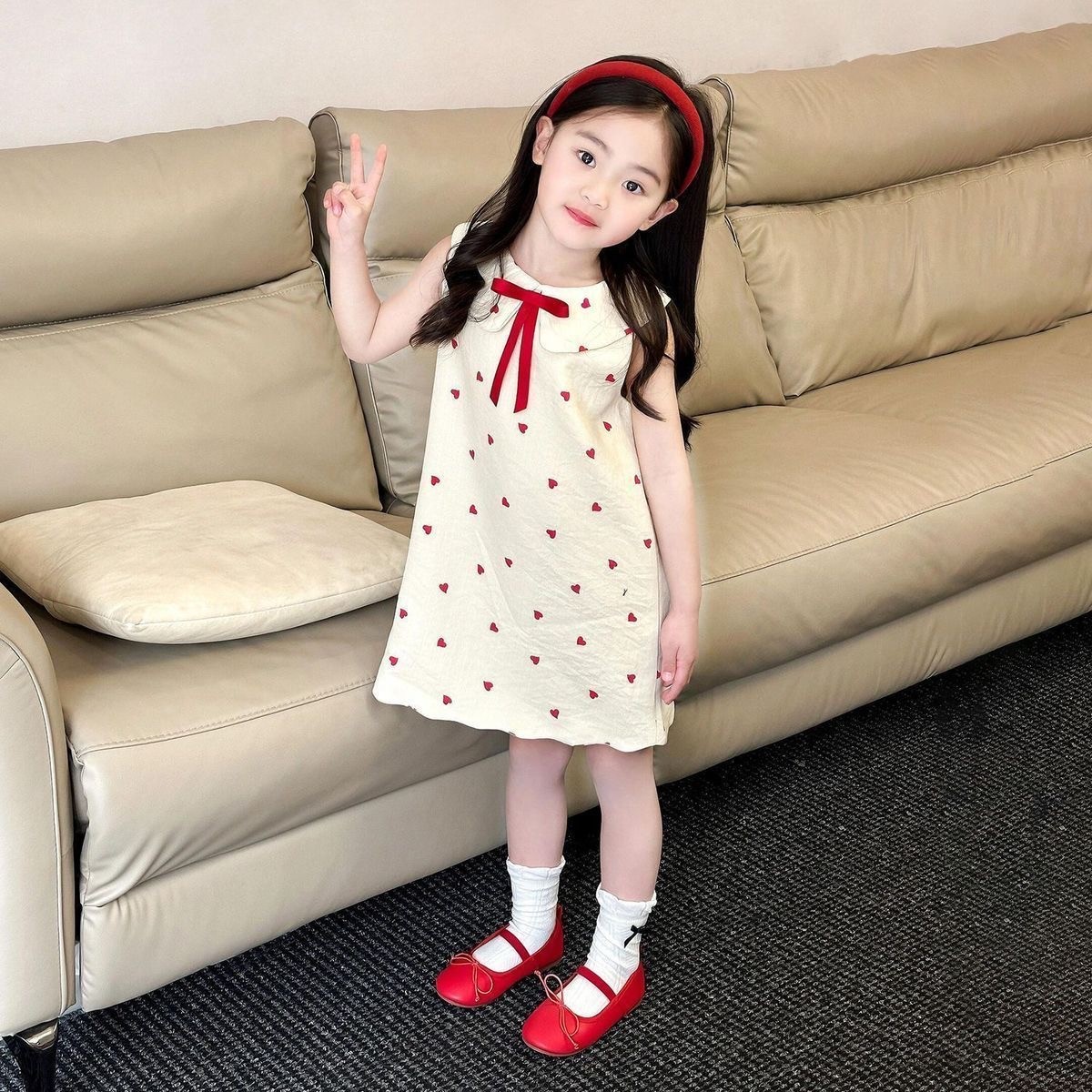 女童夏季甜美爱心连衣裙2025新款女宝宝韩系薄款可爱娃娃领背心裙