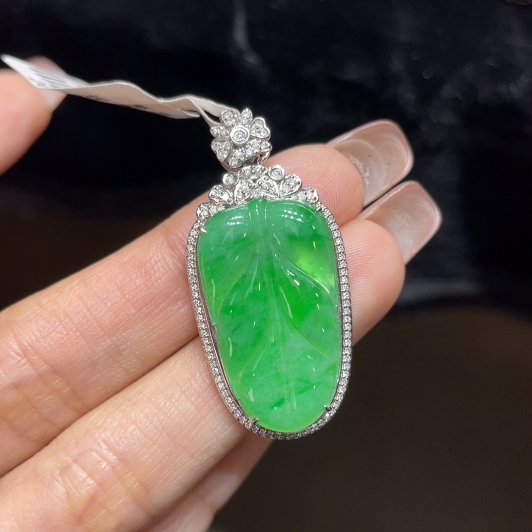 翡翠颈饰18K金镶嵌天然缅甸翡翠