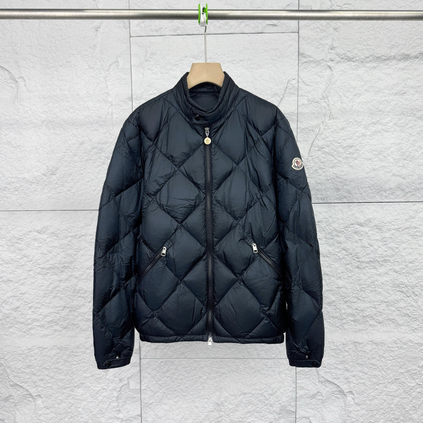 99新 MONCLER 1码/黑色菱格拉链长袖羽绒服/17053898