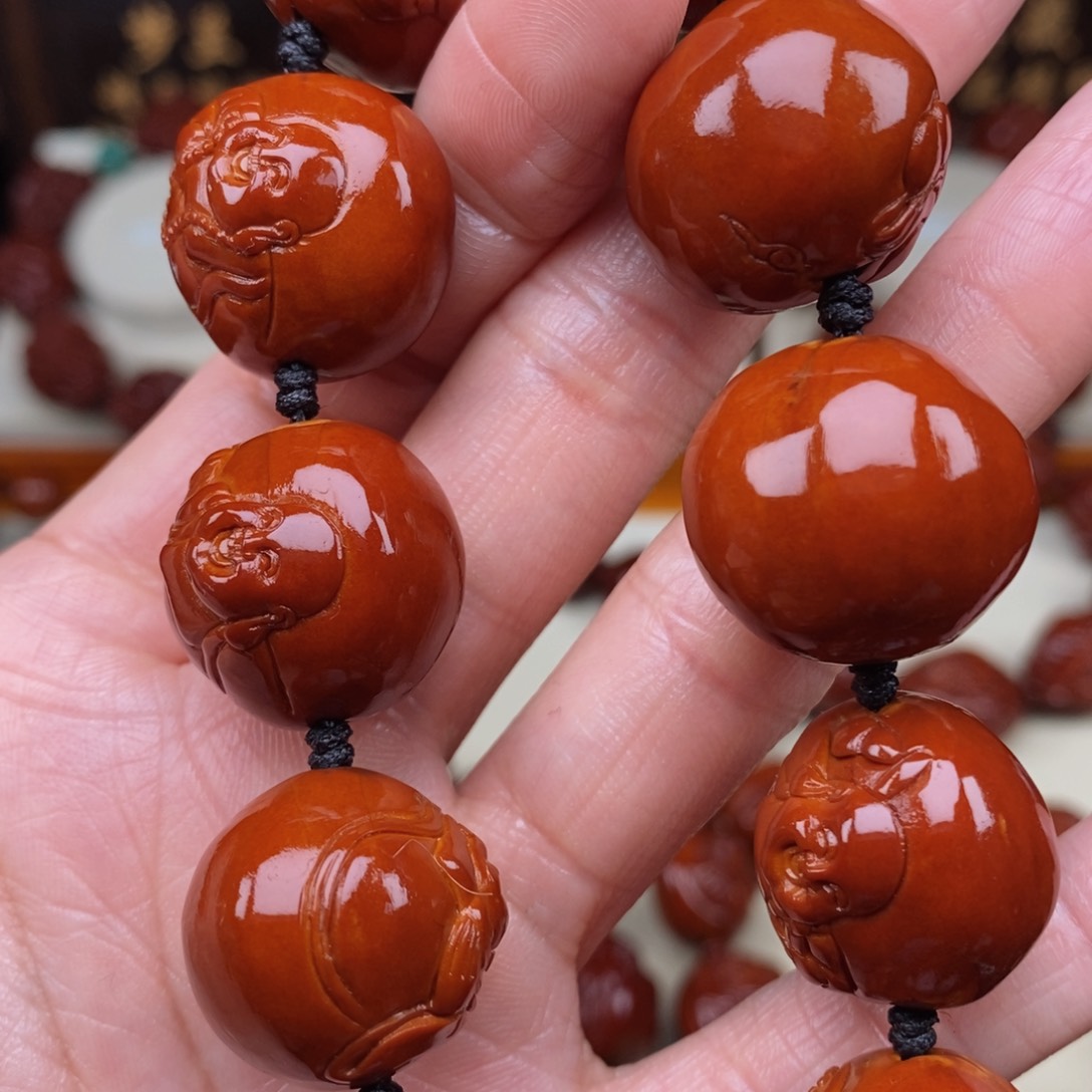 橄榄核吊坠鹤**南弥勒，