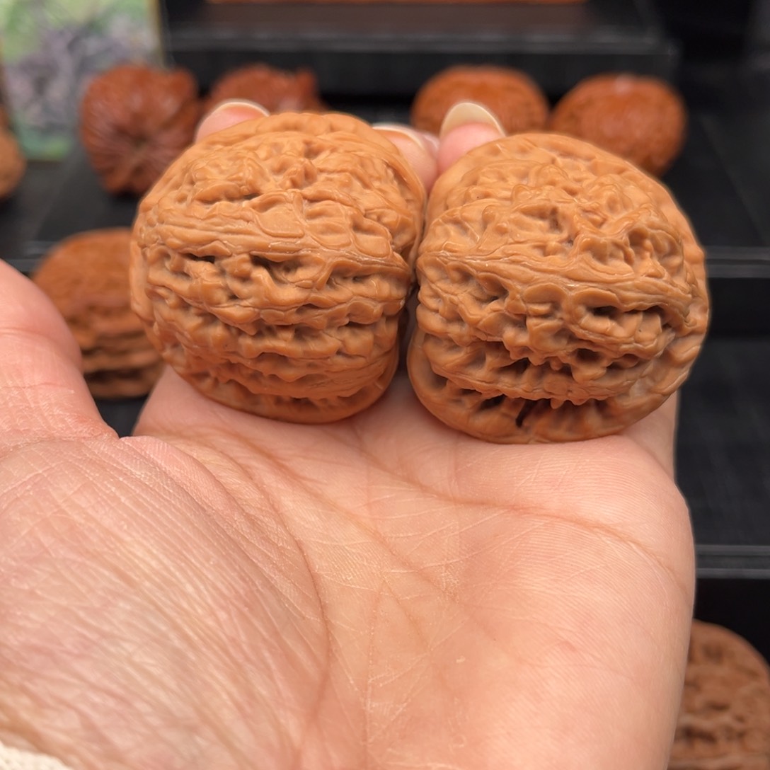 【闪购商品】文玩核桃吊坠红锦鲤43