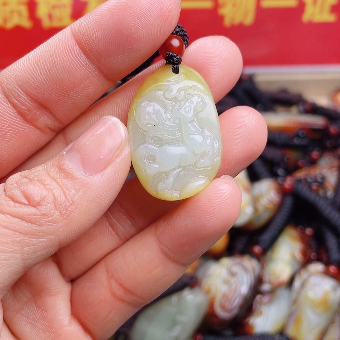 和田玉颈饰未镶嵌