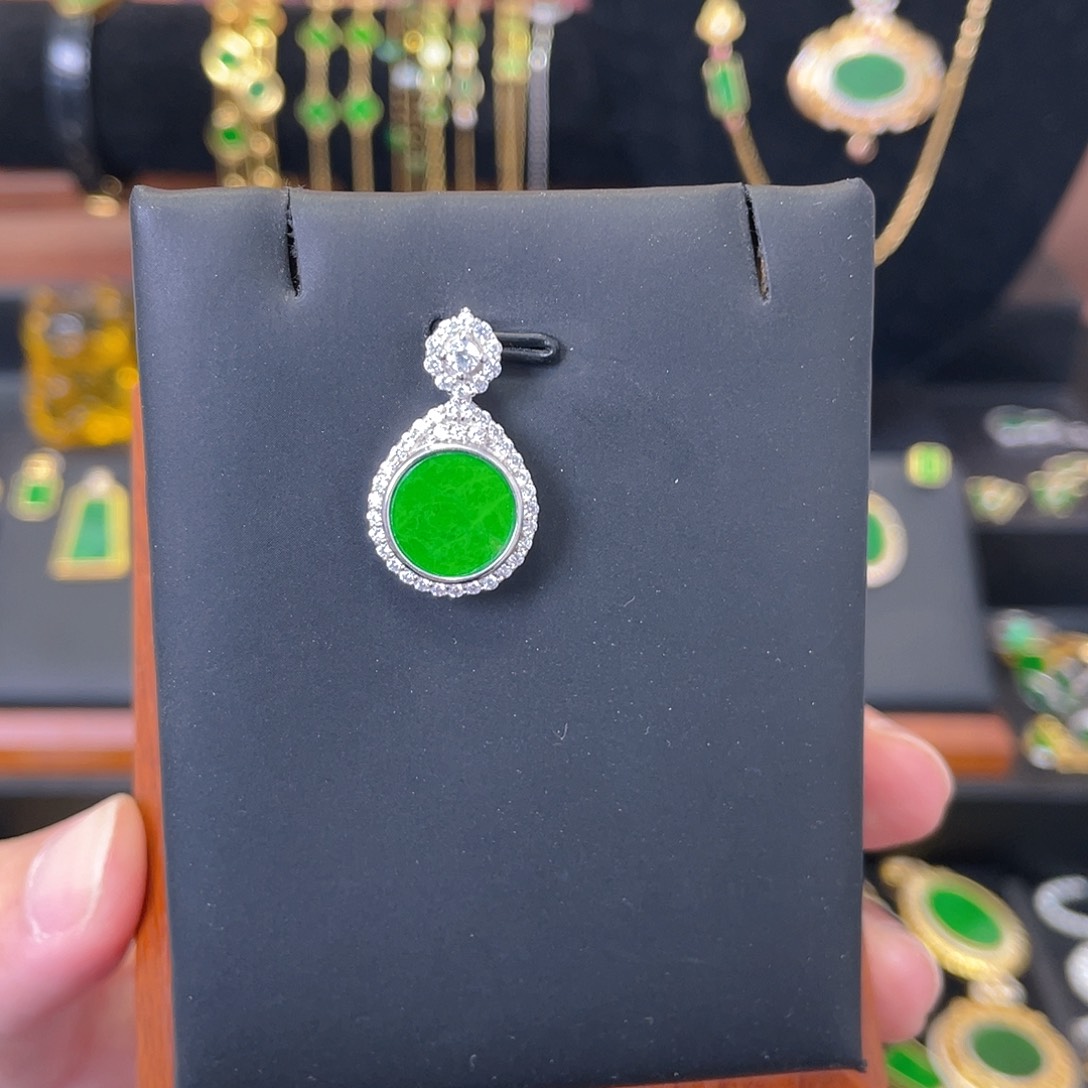 翡翠银S925镀金镶嵌吊坠(赠链)