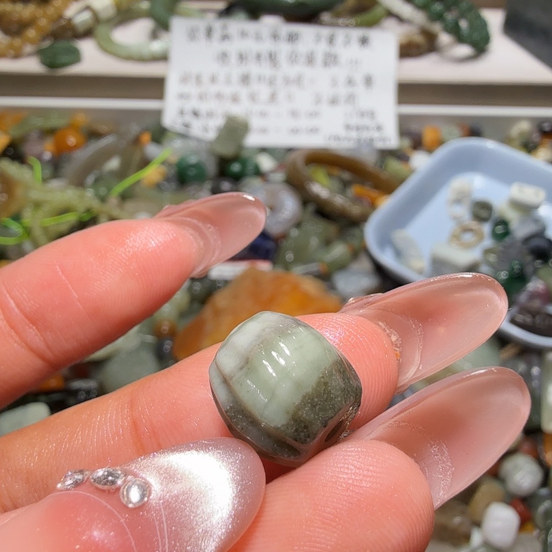 和田玉未镶嵌珠宝奇石