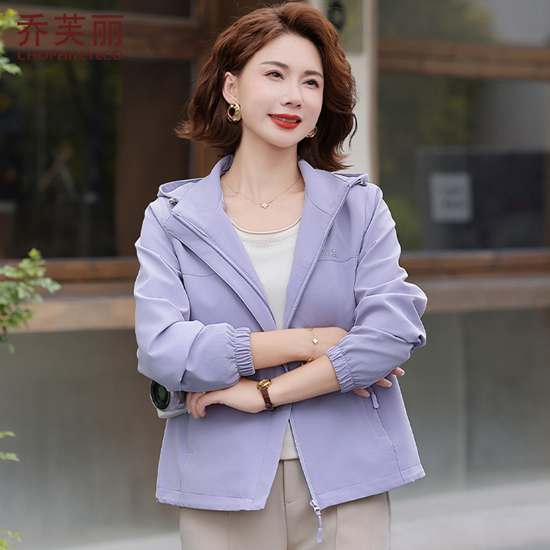 小个子妈妈外套春秋端庄大气2025新款中老年女装秋装洋气短款风衣