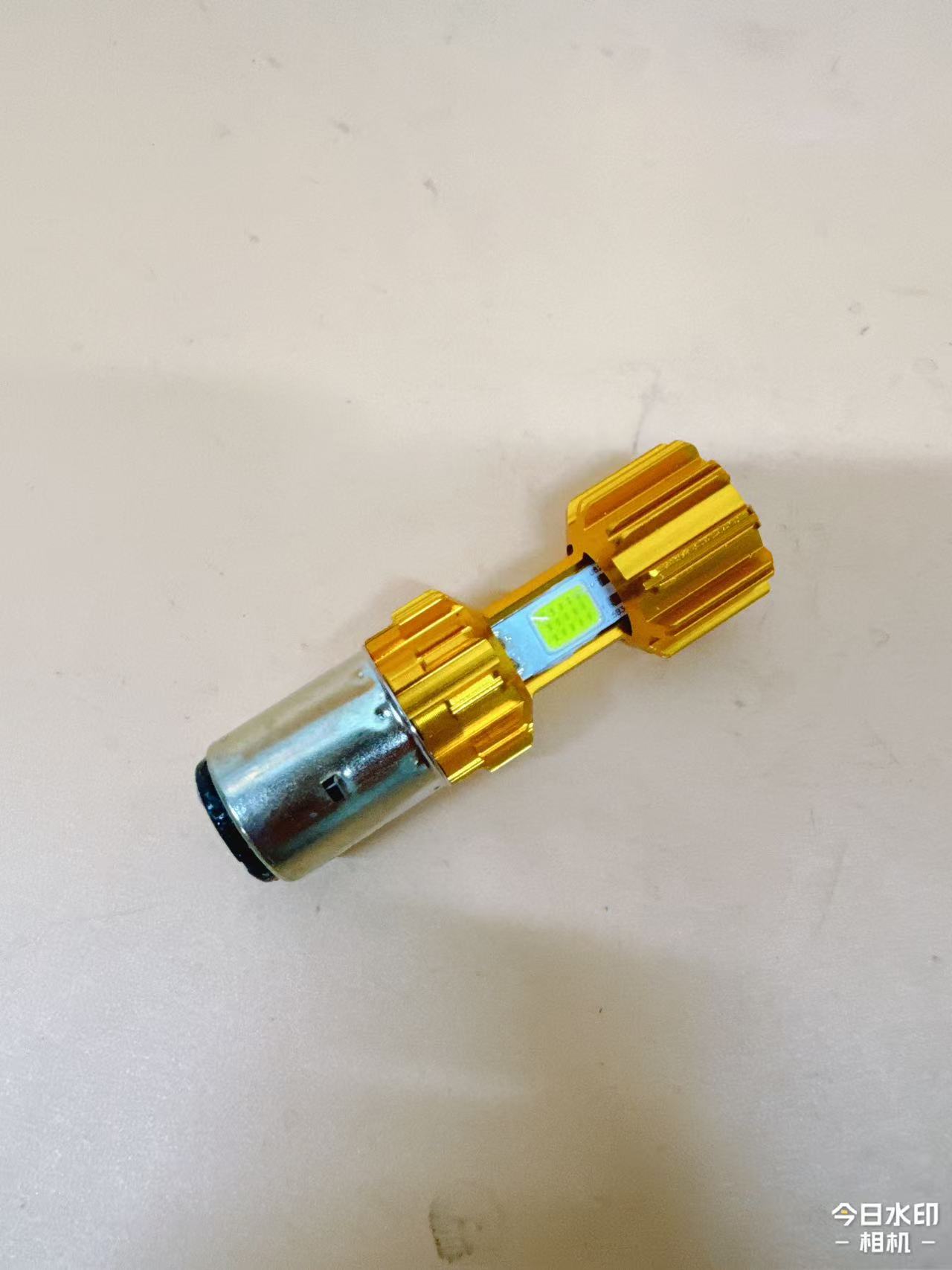 鸿利德小三面内置LED灯12V-85V有远近光
